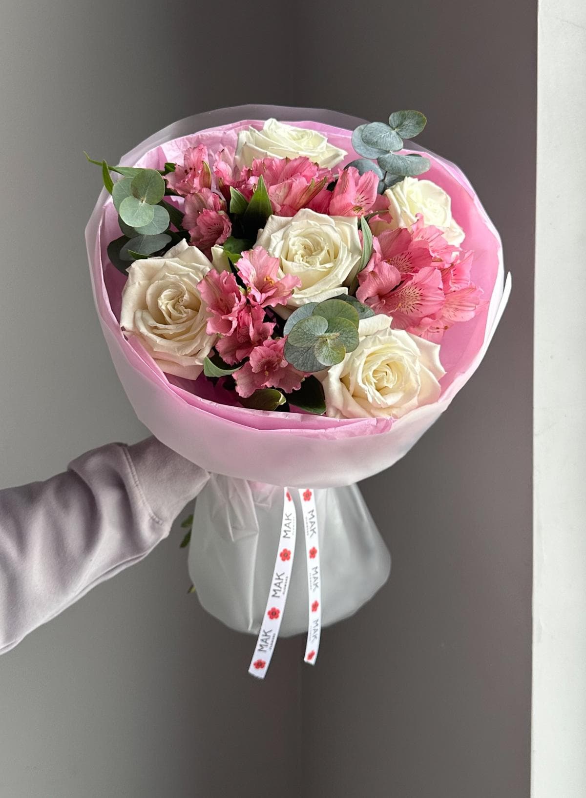 Букет #265 Розы, альстромерии