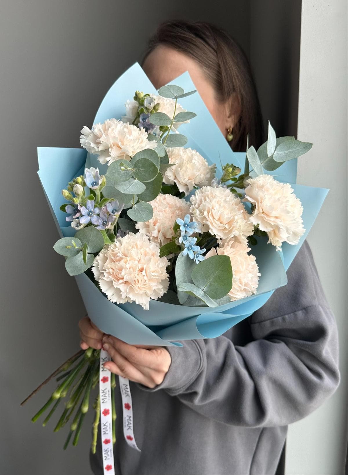 Букет #227 Диантусы, оксипеталум, эвкалипт