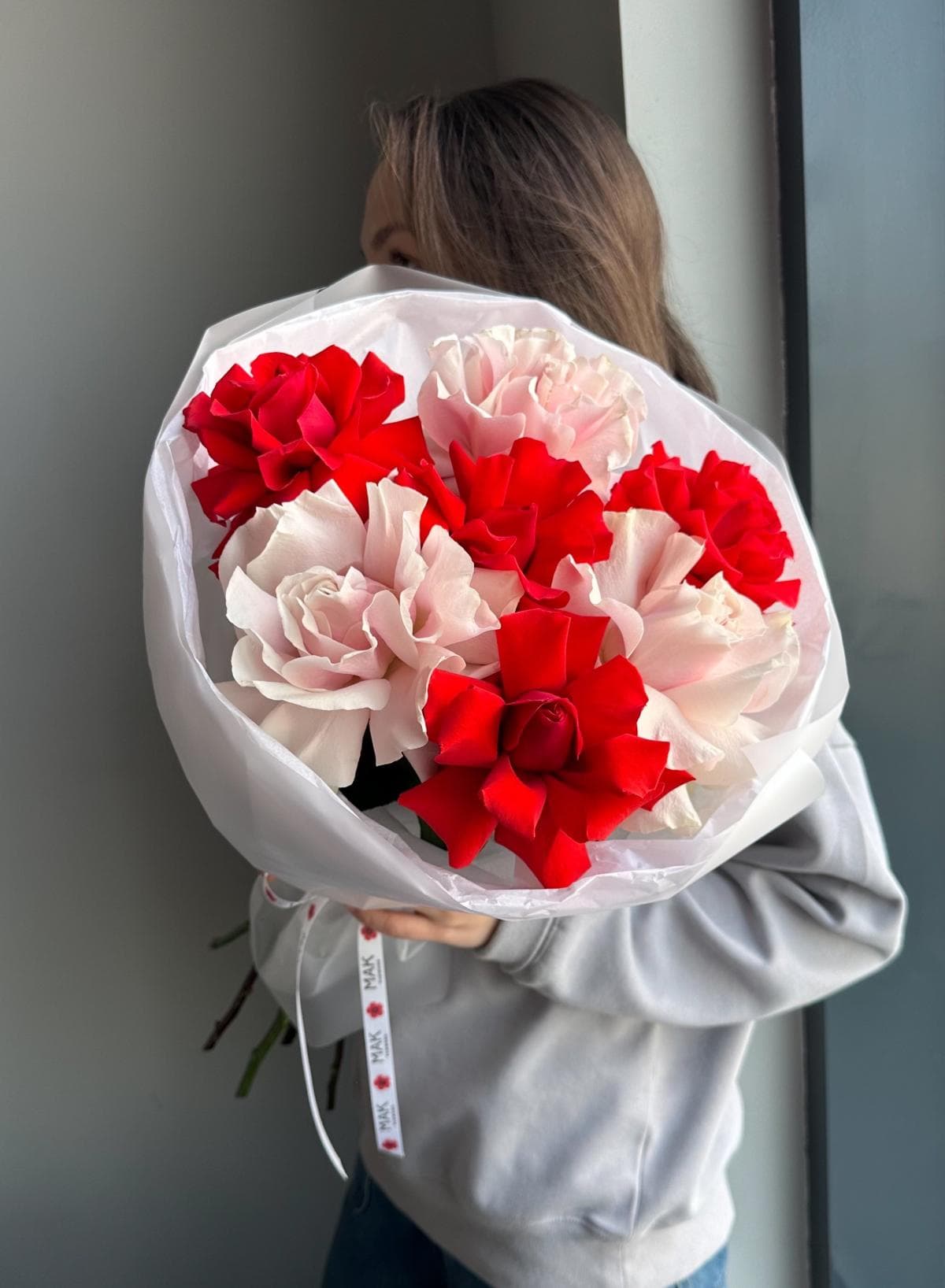 Букет #246 Кружевные розы "Нина" и "Мондиаль"